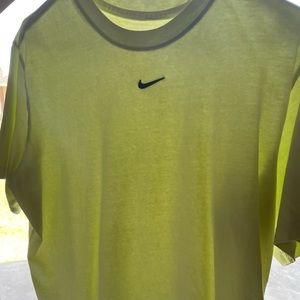 Nike Loose Fit Cropped Like Green T-Shirt